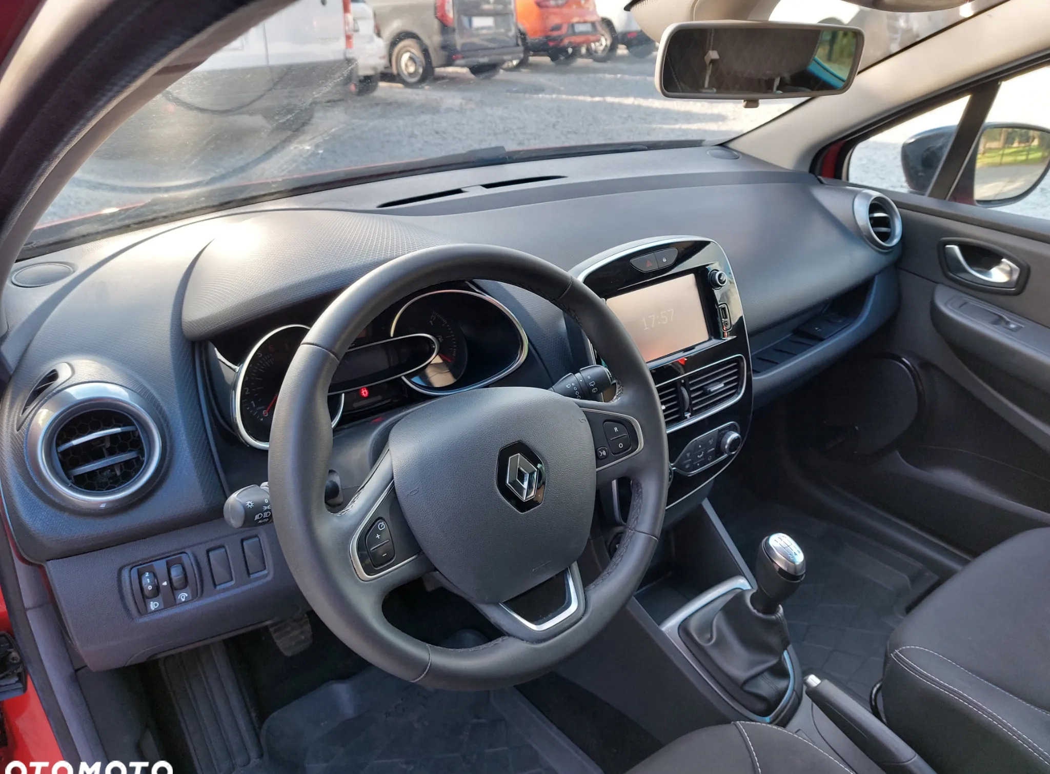 Renault Clio cena 20900 przebieg: 67738, rok produkcji 2017 z Mikstat małe 407